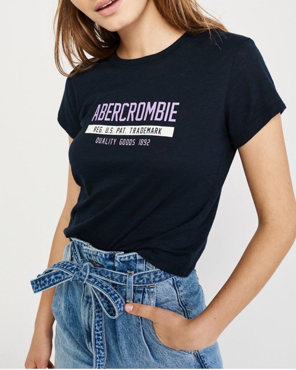 Abercrombie & Fitch Cropped Soft Baby T-Shirt M